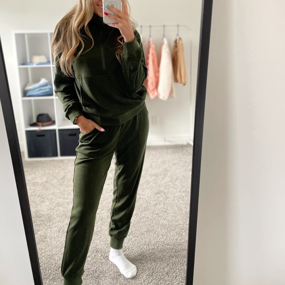 Olive Green Ribbed Lounge Set
